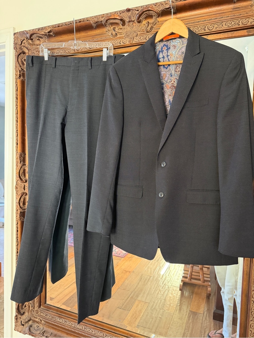 TALLIA Men's Gray Two-Piece Suit with Paisley Lining